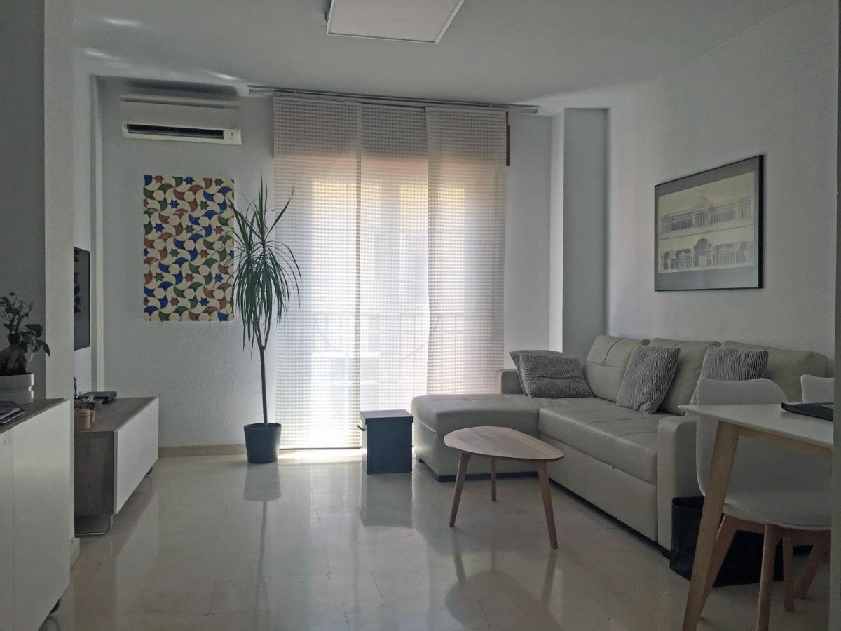 Vero Granada Y Parking En El Edificio Dış mekan fotoğraf